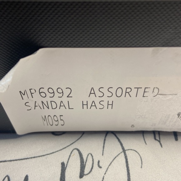 BADGLEY MISCHIA size 9.5 silver sandal. New!! Special occasion. - Picture 9 of 12